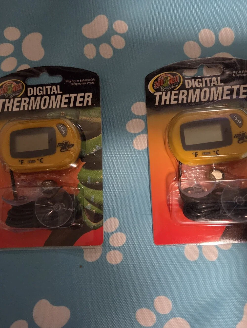 2 Zoomed Digital Thermometers